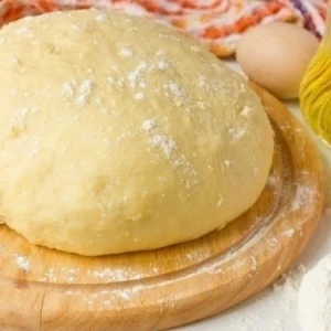 Пишне тісто для піци на сухих дріжджах: рецепт ідеальної основи