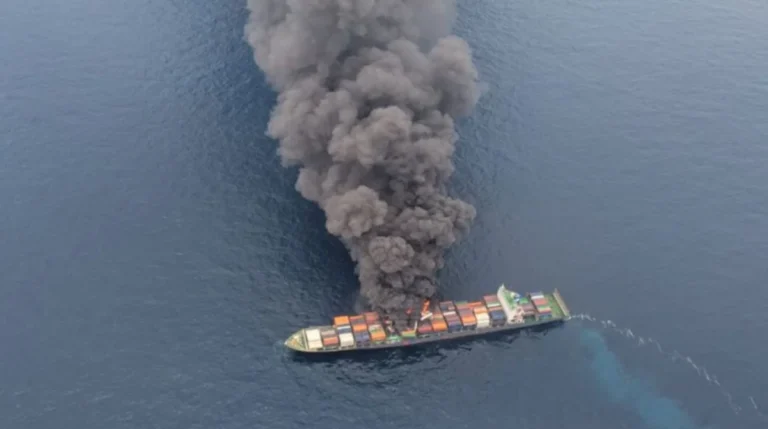 Росія вдарила по двох суднах у Чорному морі: загинув капітан