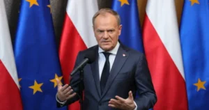 Росіяни потирають руки: Туск закликає стримати емоції заради діалогу