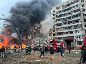 Росіяни вдарили по Сумам шістьма КАБами: троє загиблих і 17 поранених, серед них — підліток