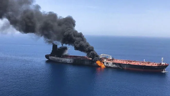 Російські судна ховаються в Азовському морі після ударів України