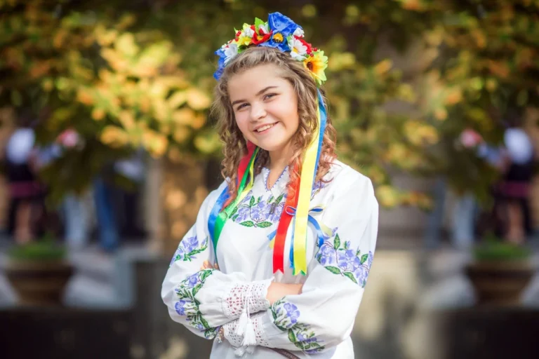 Володимирівна з Днем ангела: щирі привітання, глибокий сенс свята та традиції 2026 року