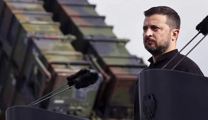 Зеленський на трибуні перед системами Patriot заявляє про співпрацю з Mitsubishi