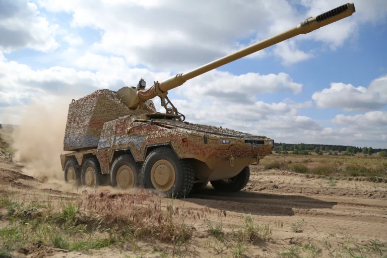 Німеччина вперше підтвердила передачу Україні гаубиць RCH-155